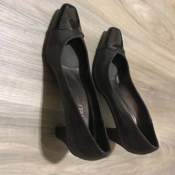 Vaneli Ladies Brown Patent Leather Shoes Size 8 - Picture 3 of 6